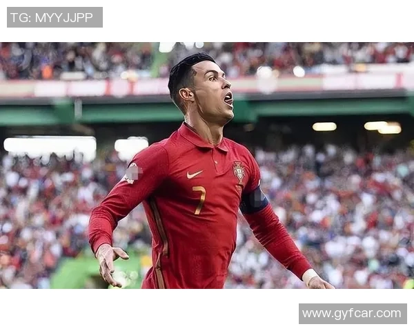 足球巨星华丽过人瞬间展现极致技术震撼全场