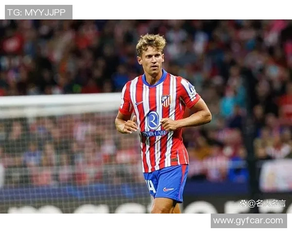 足球场上最帅气的球星瞬间大集合，尽显迷人魅力与超凡气质