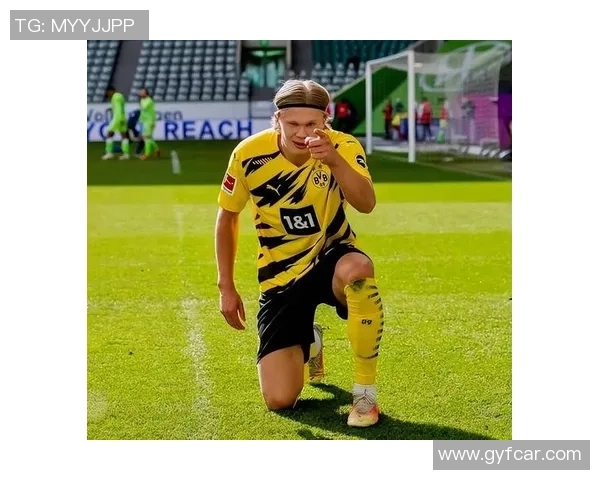 全球顶级球星足球生涯揭秘：传奇球员背后的奋斗与荣耀