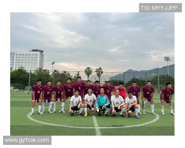 爱上足球迷的球星有哪些他们与粉丝之间的特别故事和感人瞬间